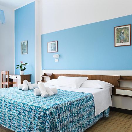 Hotel Cheri Rimini Eksteriør billede