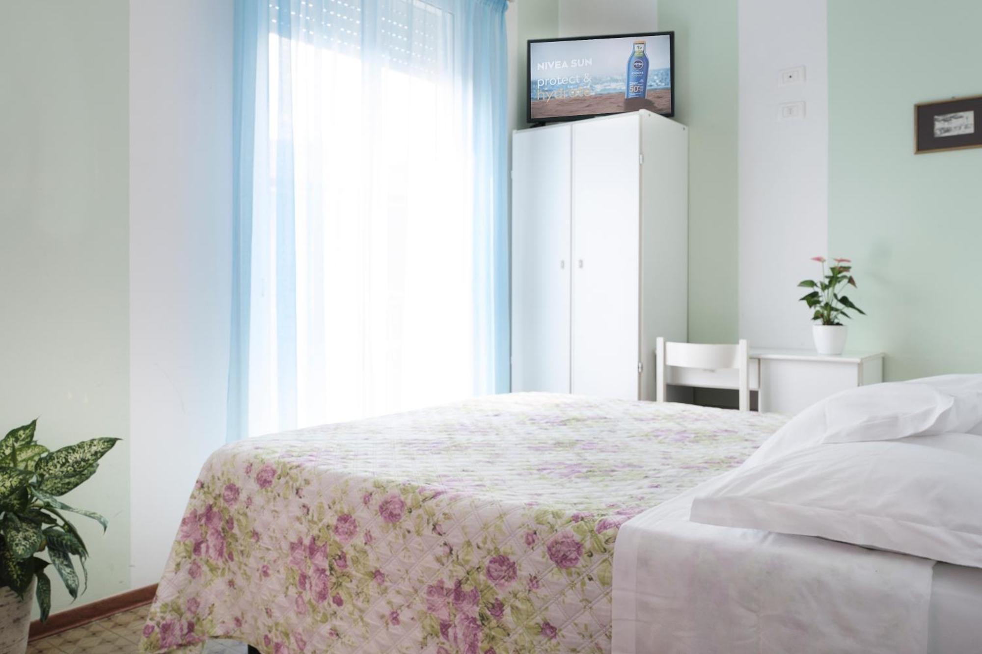 Hotel Cheri Rimini Eksteriør billede