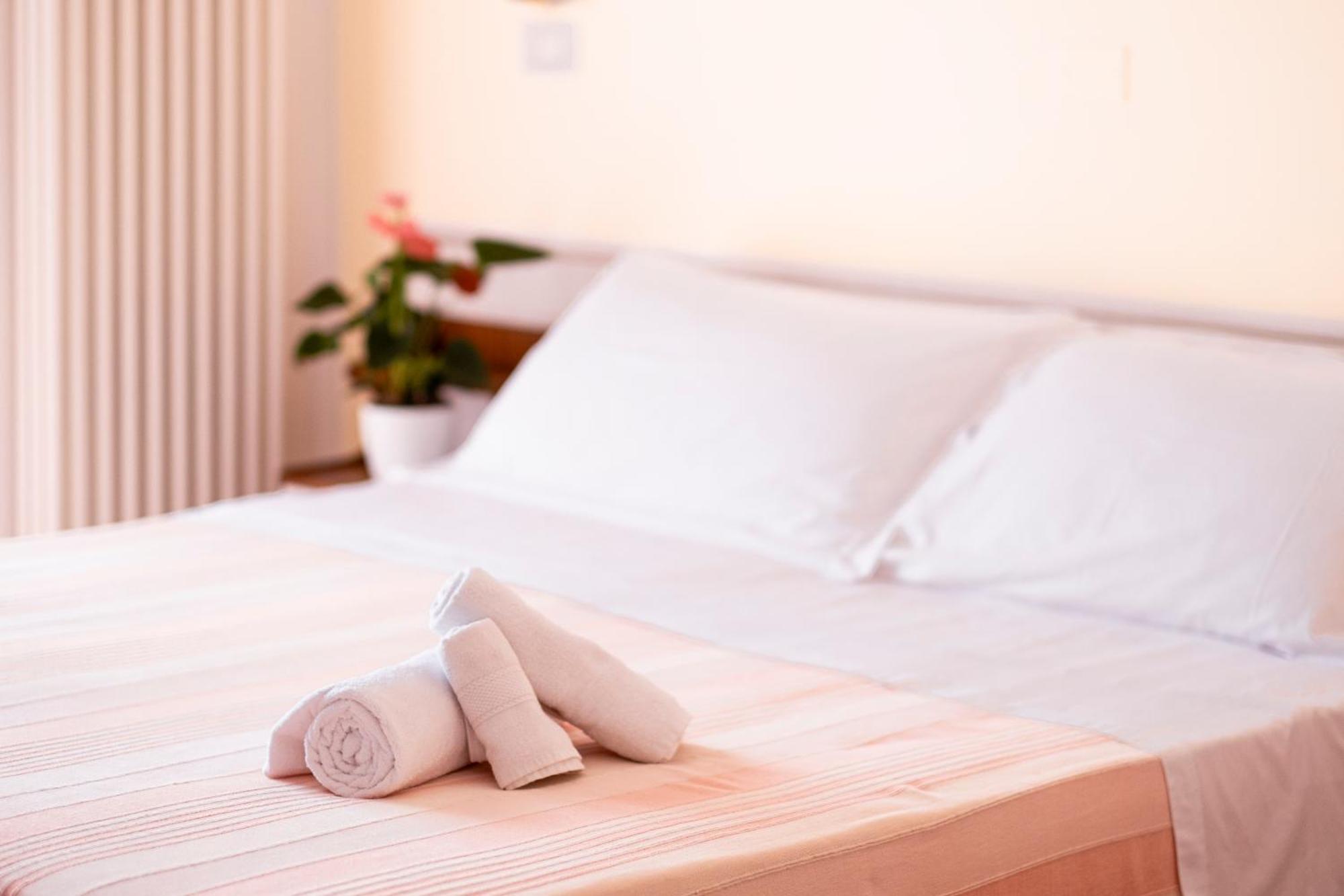 Hotel Cheri Rimini Eksteriør billede
