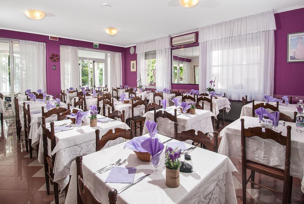 Hotel Cheri Rimini Eksteriør billede